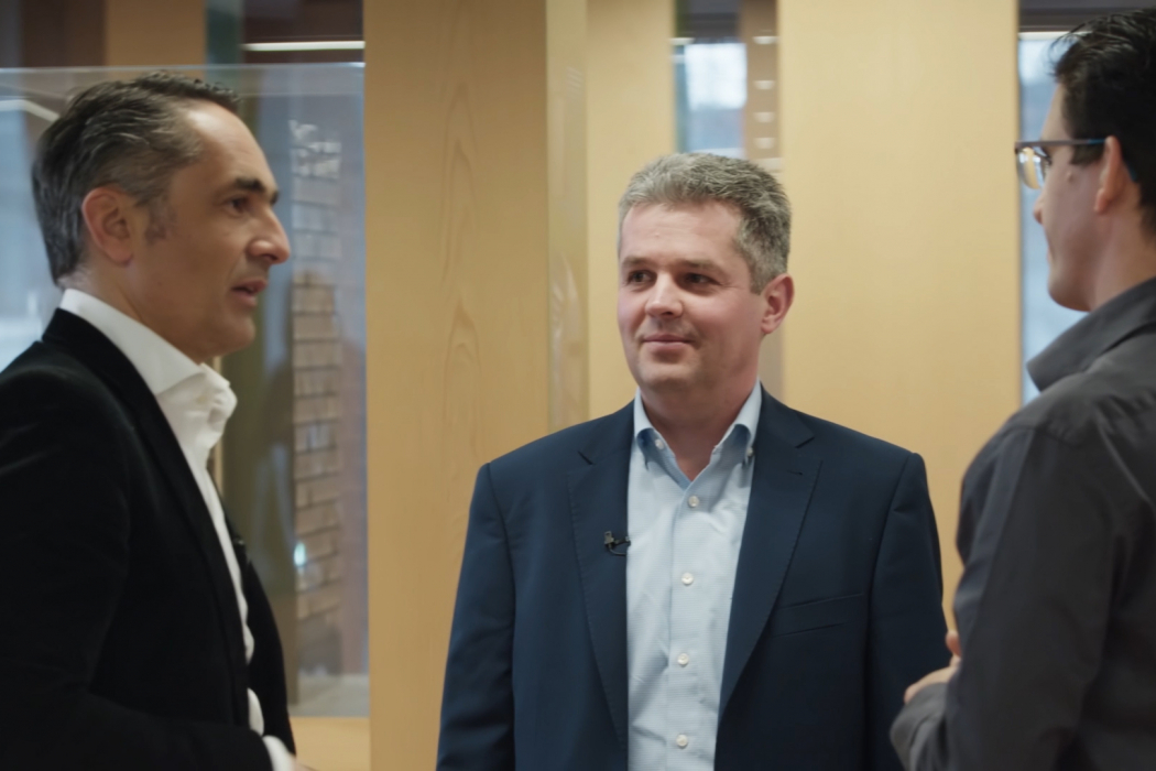 Hubert Rhomberg (CEO Rhomberg Holding), Gabriel Wetzel (Head of Product Group Internet of Things and Smart City, Bosch Software Innovations) und Tariq Hussain (Head of Strategic Partnerships Zumtobel Group) (v.l.) (Foto: Zumtobel Group)