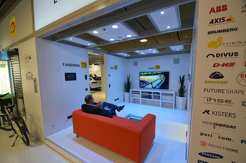 Das E-Haus war auch auf der Light + Building 2014 bereits Besuchermagnet. (Foto: ElektroWirtschaft)