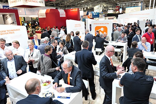 Besucher auf der ees Europe 2015 (Foto: Solar Promotion GmbH)