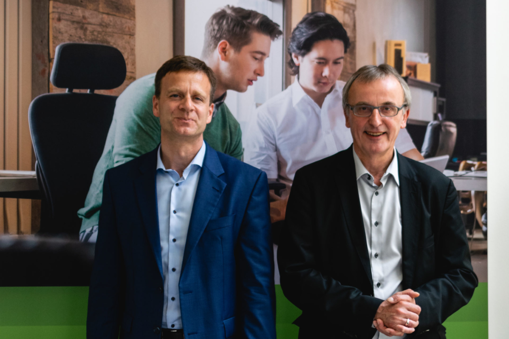 Jens Roseneck Und Dr. Joachim Dams (v.l.). (foto: Schneider Electric)