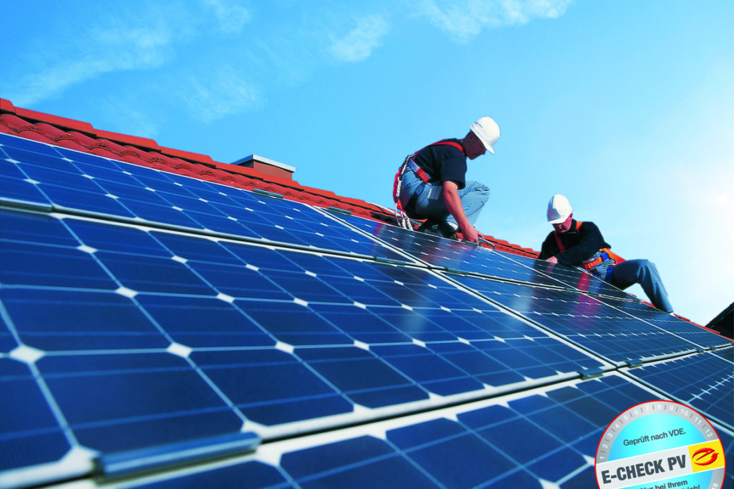 Wenn Die Sonne Wieder Scheint: Beim E-check Pv Kümmert Sich Der Fachmann Um Unwetterschäden An Der Pv-anlage. (foto: Fachverband Elektro- Und Informationstechnik Baden-württemberg)